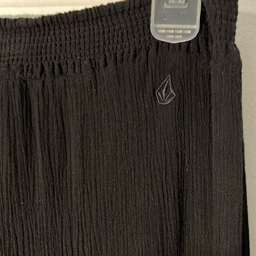 Dressy women’s pants by Volcom size 14.